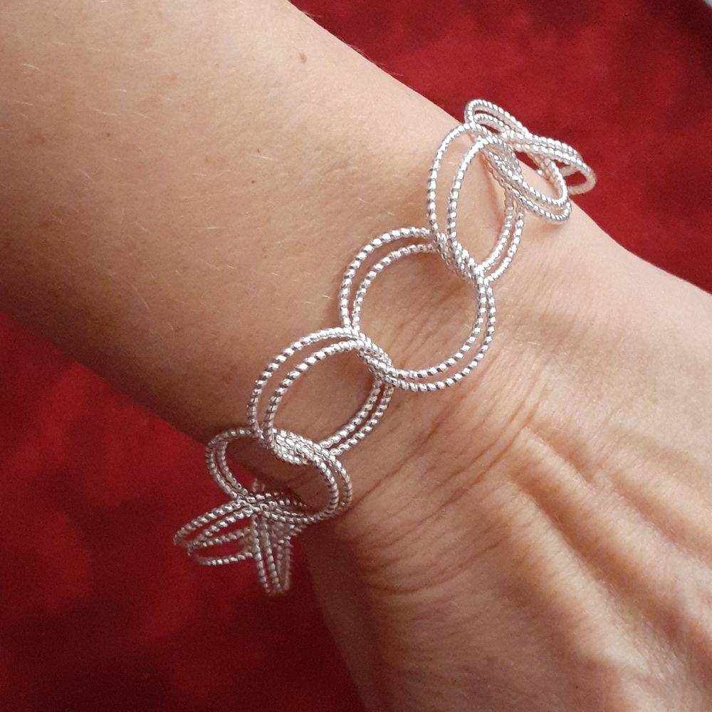 👉*NWOT* TWISTED SILVER DOUBLE RING CHAIN BRACELET ~8"